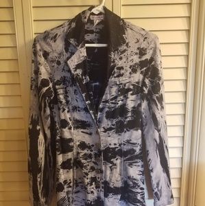 Super cute stretchy Wearables Jacket, hi low